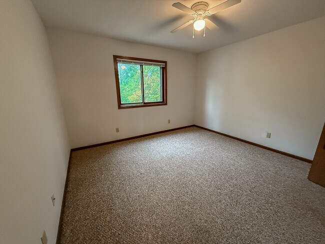 Building Photo - 653 Galena Ct