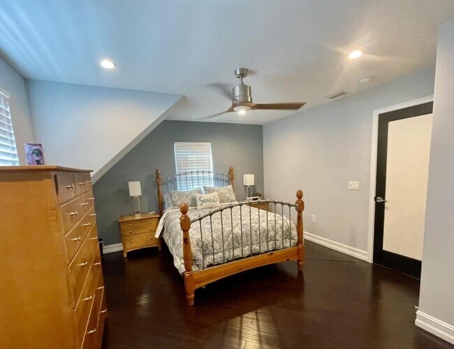 Building Photo - 505 Silver Beach Ave