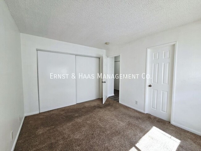 Building Photo - 6673 Hammond Ave C