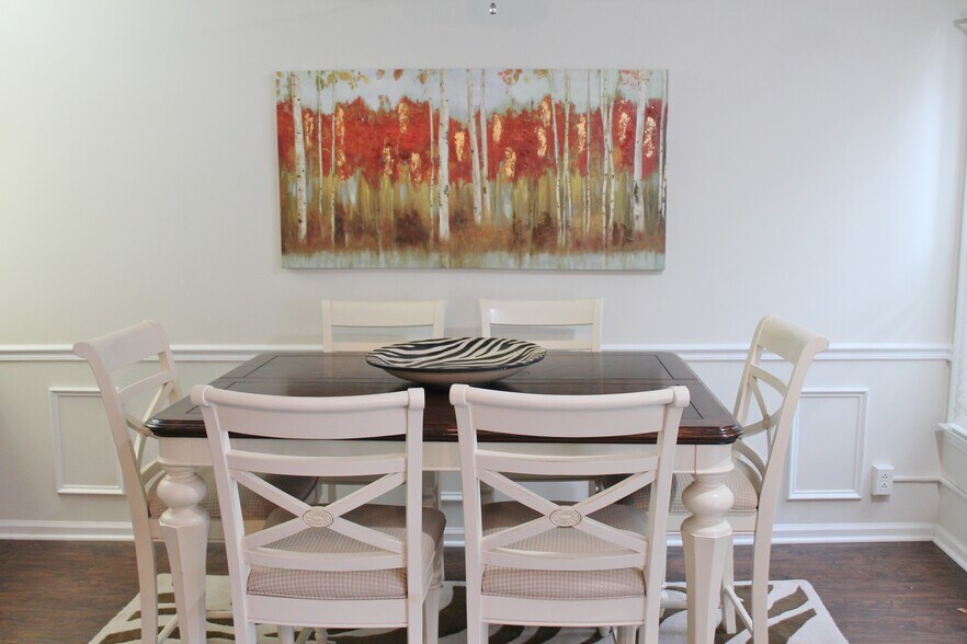 Building Photo - 7245 Meeting St