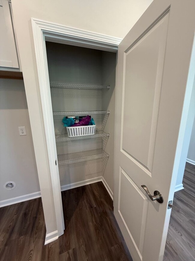 Building Photo - 749 Count Fleet Ct