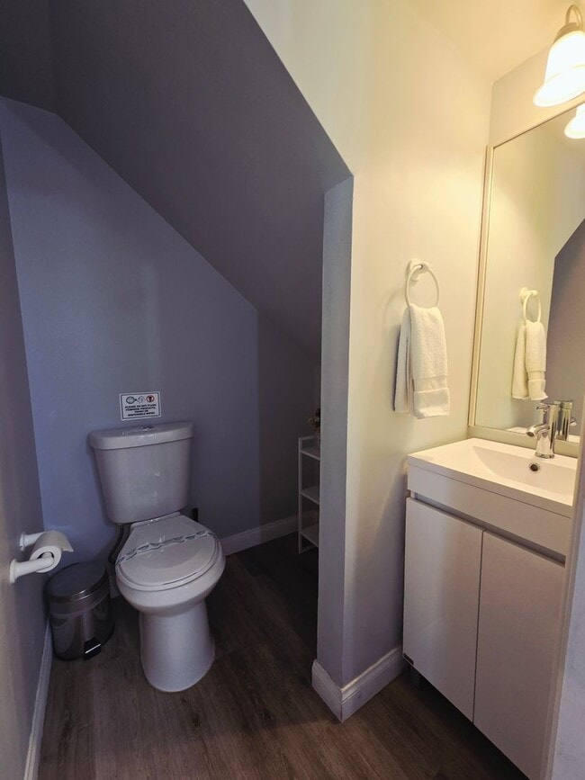 Building Photo - Fully Furnished 2-Bedroom Townhouse Near the Strip, UNLV & Airport