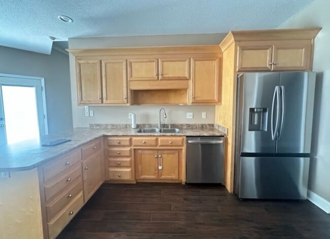 Building Photo - 2910 Buckeye Dr