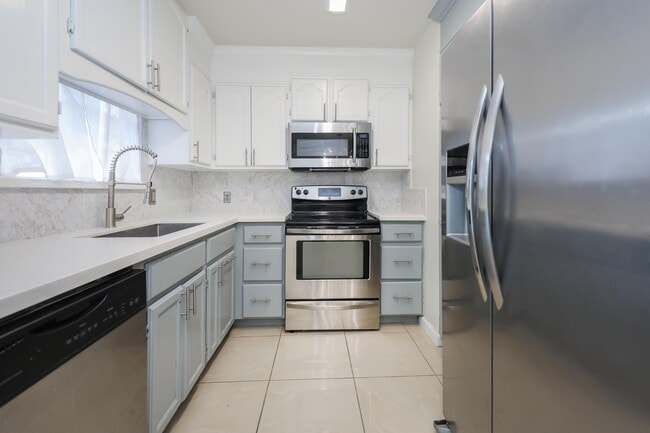 Building Photo - 9001 Taiga Ct