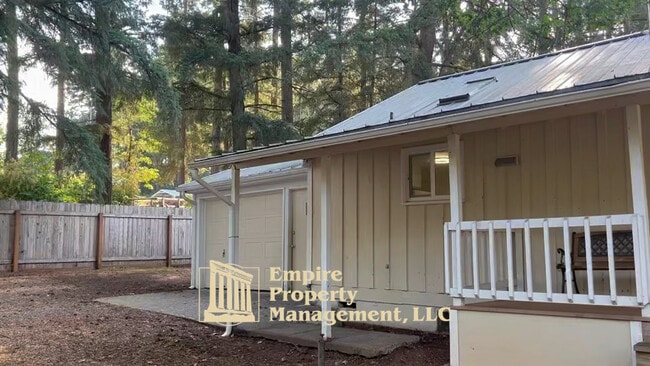 Building Photo - 87948 8th St