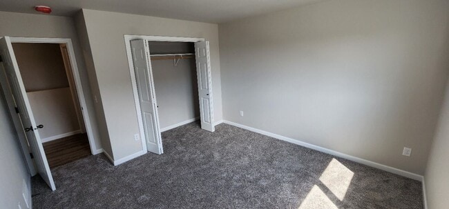 Building Photo - Modern Townhome in South Bismarck! Newly Available!