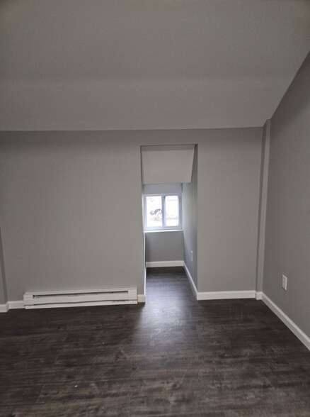 Building Photo - 158 Cliff St