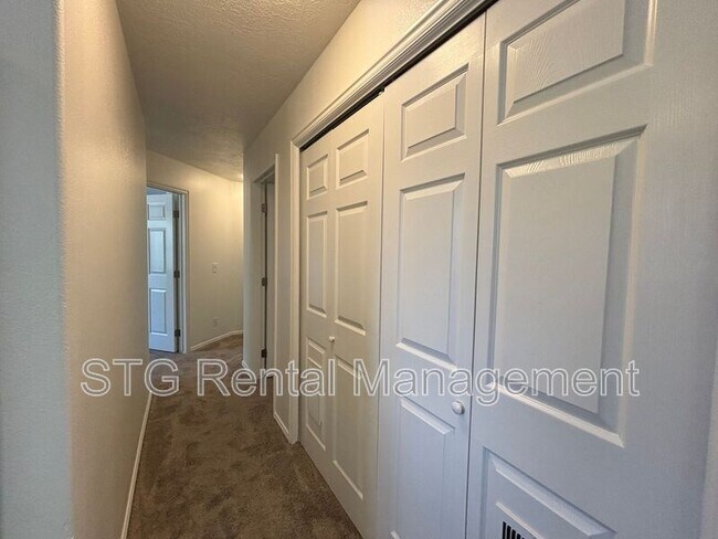 Building Photo - 425 E 1050 S