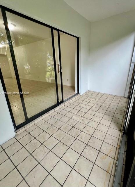 Building Photo - 3101 Oakland Shores Dr