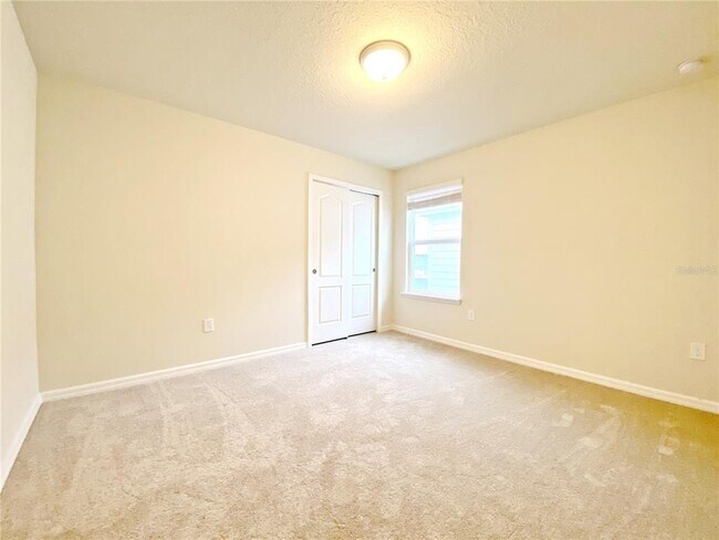 Building Photo - 7360 Oakmoss Loop