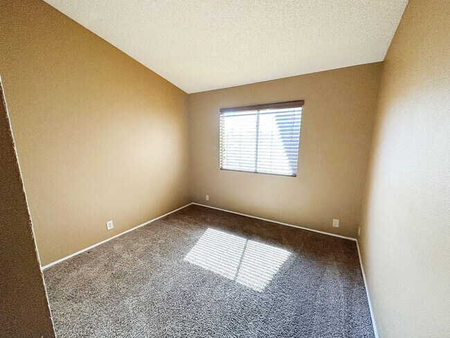 Building Photo - 11050 N 111th Way