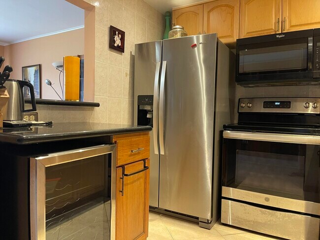 Building Photo - 27 Mansfield A