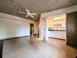 Building Photo - 2118 Kuhio Ave #603