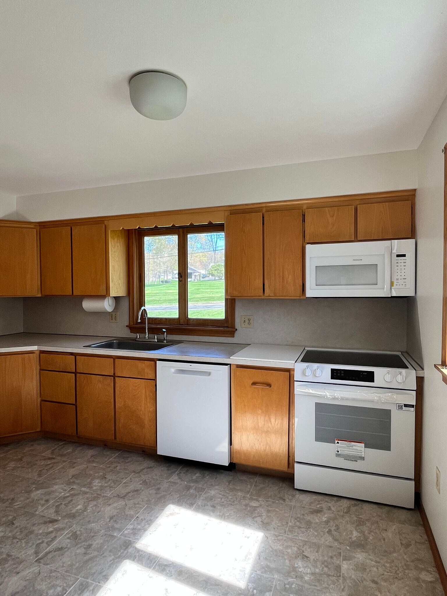 Kitchen - 467 Tunnel Rd