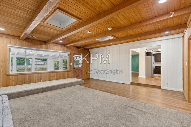 Building Photo - 2155 Portola Ave