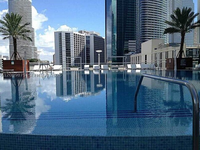 Building Photo - 500 Brickell Ave