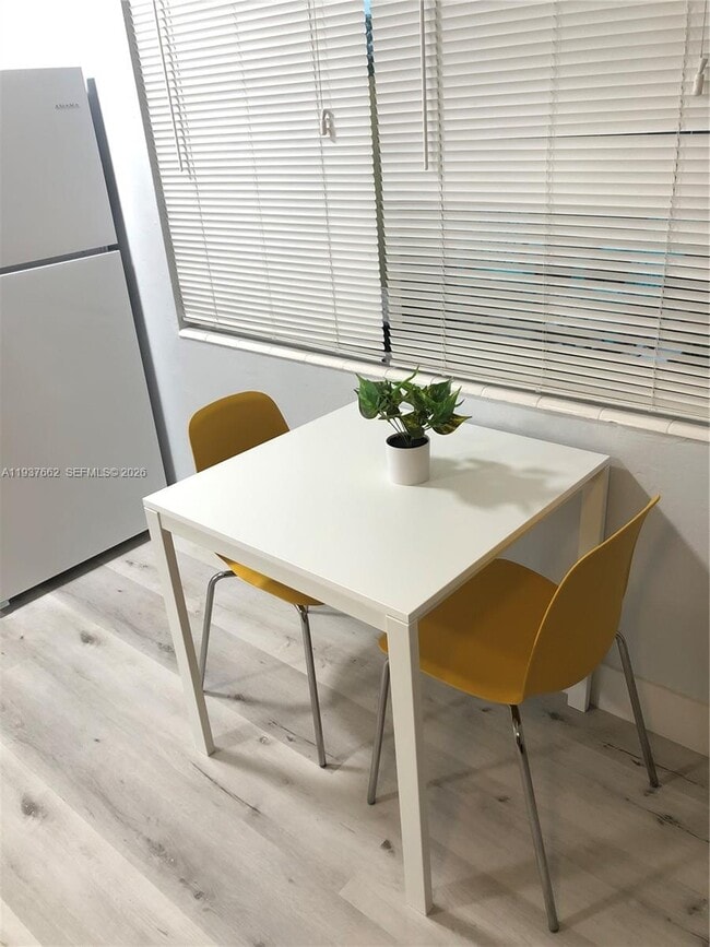 Building Photo - 1016 NE 17th Ave