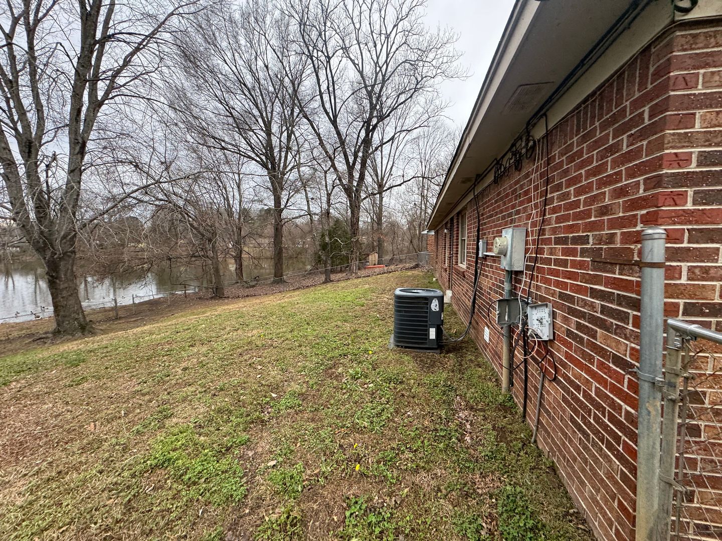 Building Photo - 5493 Adams Cir