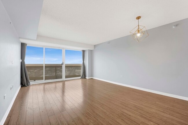 Building Photo - 1720 Maple Ave