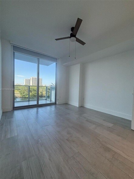 Building Photo - 16385 Biscayne Blvd