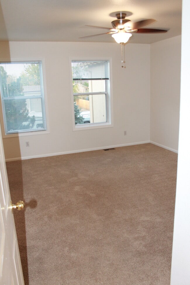 Building Photo - 7330 Kearney St