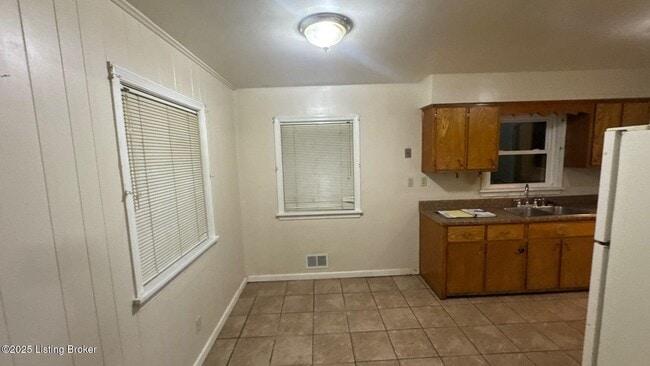 Building Photo - 6001 Applegate Ln