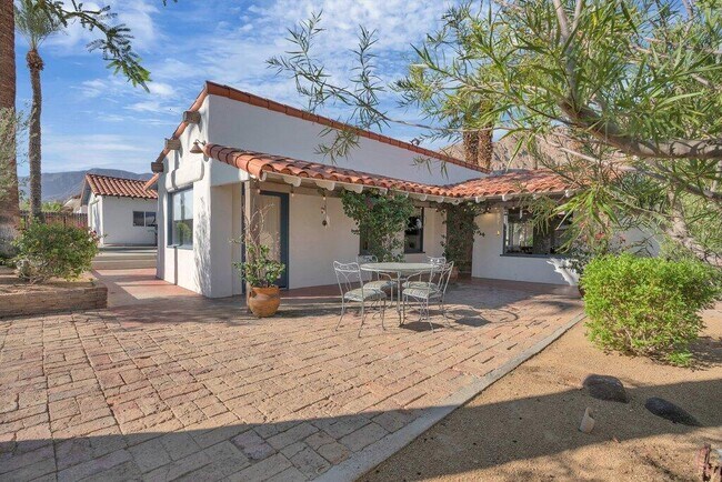 Building Photo - 52123 Avenida Diaz