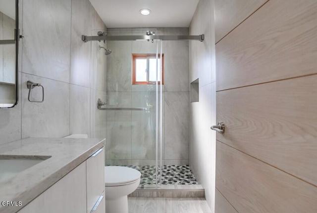 Building Photo - 130 N Ave 60