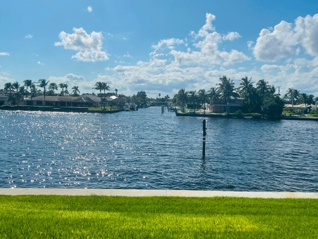 Building Photo - 1237 Hillsboro Mile