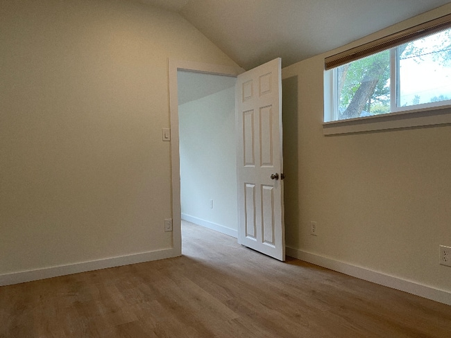 Building Photo - 932 Bross St