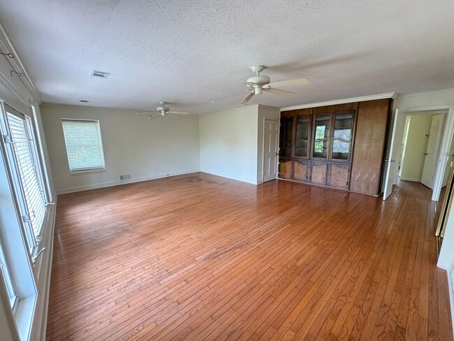 Building Photo - 2911 Auraria Rd