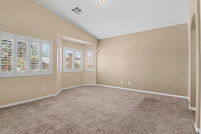 Building Photo - Immaculate 5-Bed, 3-Bath Entertainer’s Home on Over a Quarter Acre in Gated Riverwalk Ranch Manor...