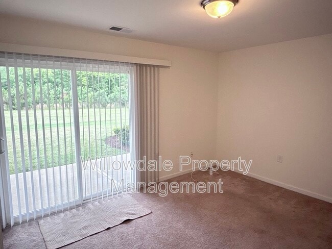 Building Photo - 416 Skymont Dr