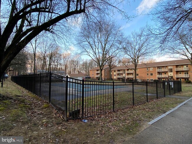 Building Photo - 100 Campbell Cir