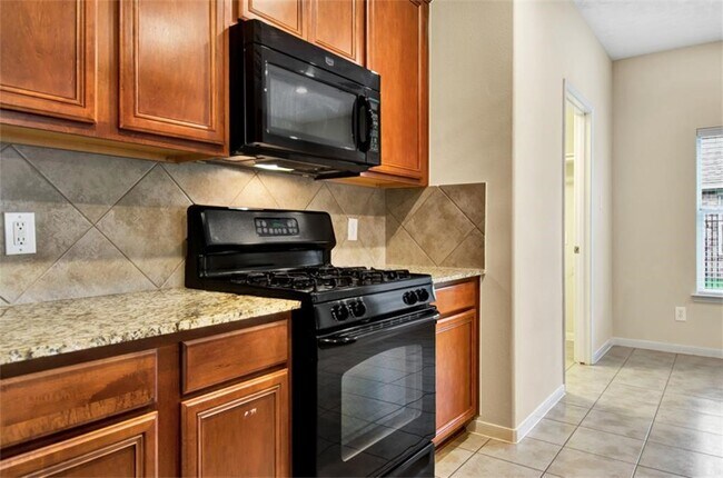 Building Photo - 26011 N Lakefair Dr