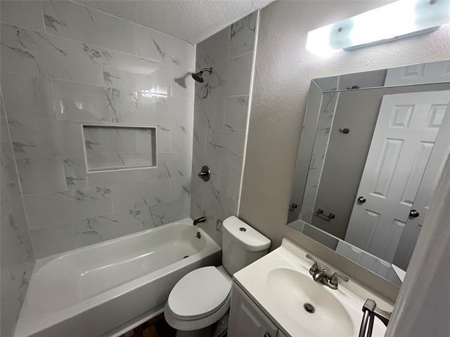 Building Photo - 427 NE 38th St
