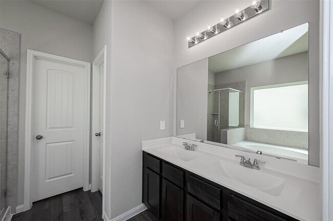 Building Photo - 5619 Brooklyn Rose Dr