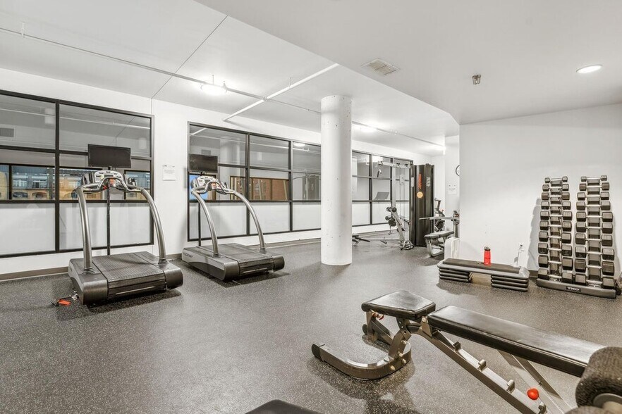 Building Photo - 401 N 2nd St