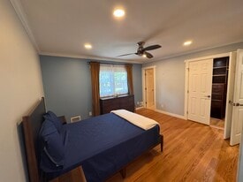 Building Photo - 6569 Braddock Rd
