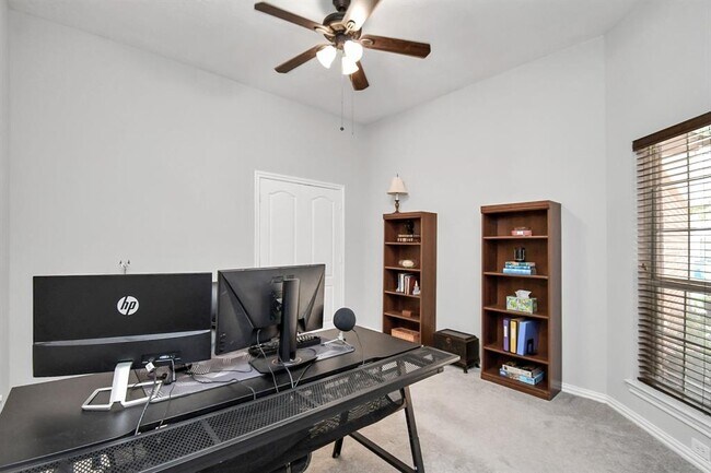 Building Photo - 6930 Hamilton Falls Ln