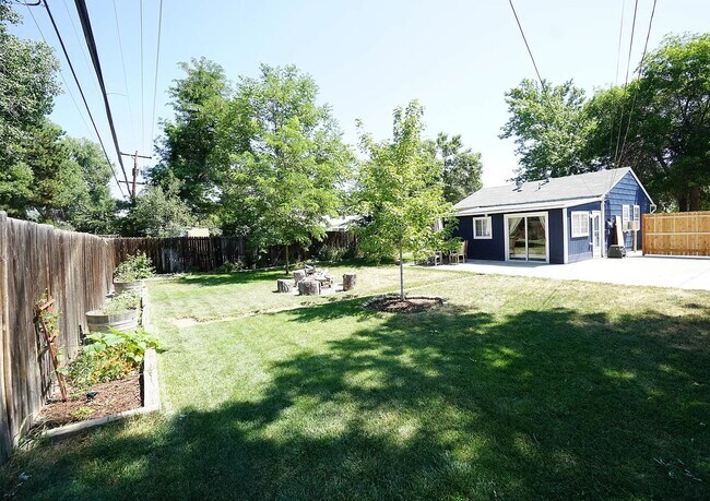 Building Photo - 2555 S Linley Ct