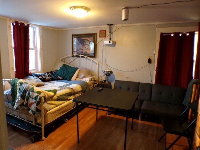 Building Photo - 74 N Main Ave