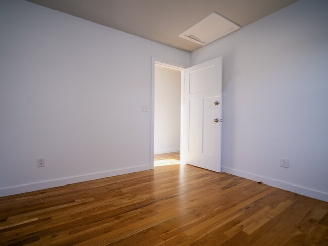 Building Photo - Unique Live/Work Opportunity With Large Fenced Yard Plus Outdoor Storage