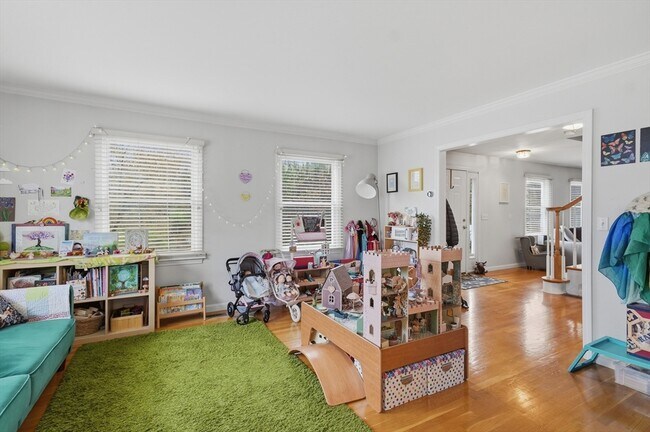 Building Photo - 11 Roseanna Park Dr