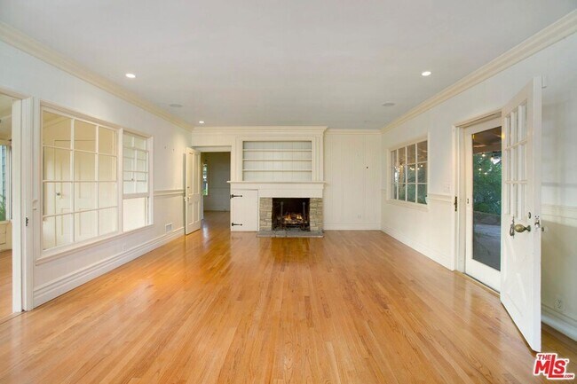 Building Photo - 3231 Coldwater Canyon Ln