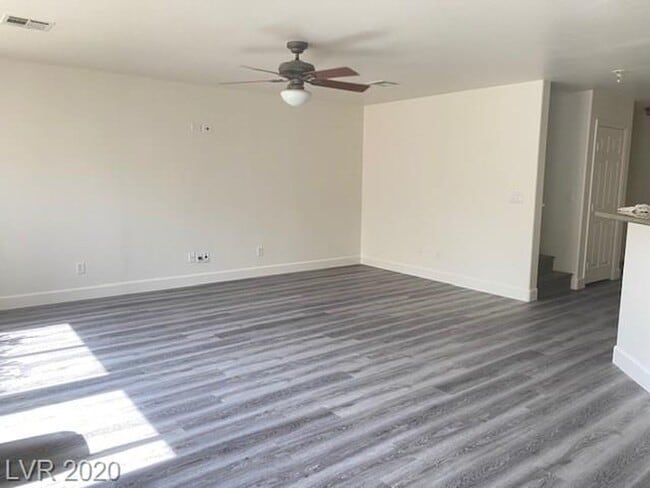 Building Photo - Gorgeous SW Las Vegas 3 beds, 2.5 baths. L...