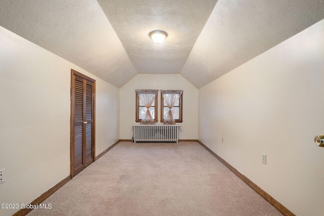 Building Photo - 25 Fordham Ct