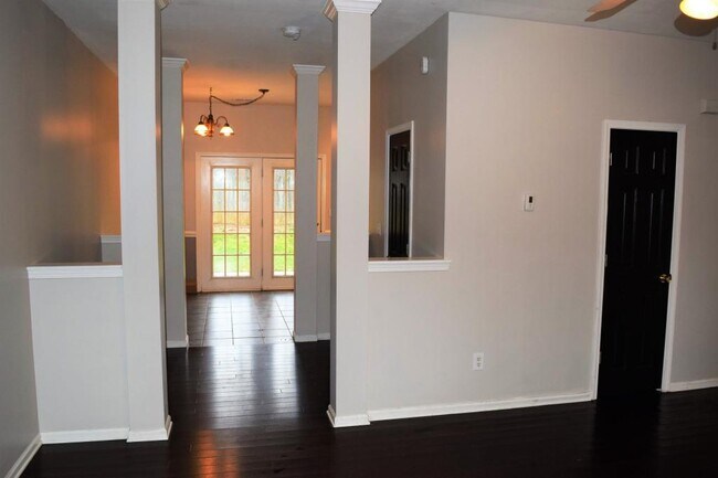 Building Photo - 21345 Aftonshire Dr