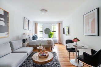 Building Photo - 444 W 48th St