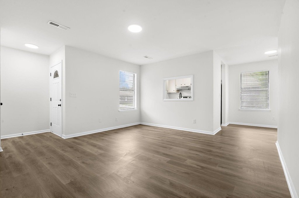 Building Photo - 127 Cedar Grove Dr